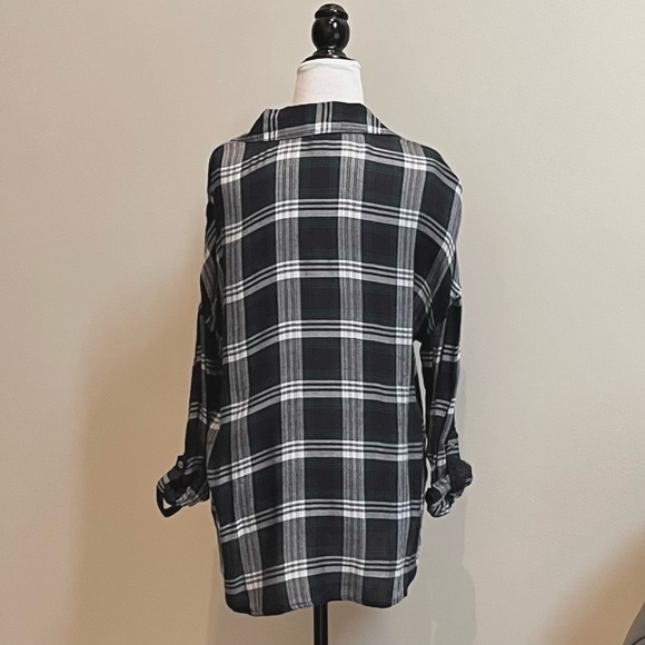 Charlotte Russe~Plaid Shirt~Size L~Navy, Green, Black and White - Picture 4 of 9